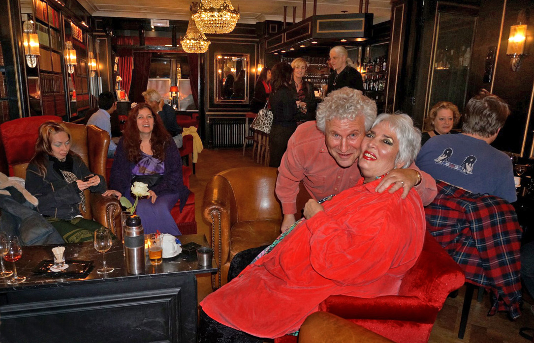 xie_being_cuddled_by_philippe_apollo