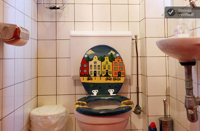 amsterdam downstairs toilet