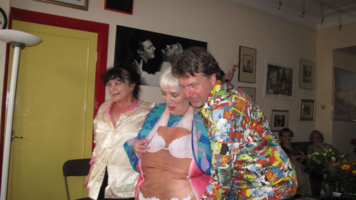 fifi xie and rodolfo in sexy apron