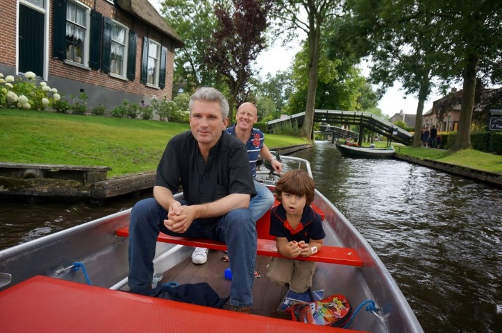 giethoorn victor and friend giethoorn victor and friend