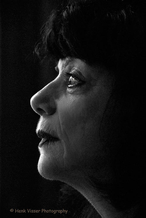 fifi-artsy-in-black-and-white