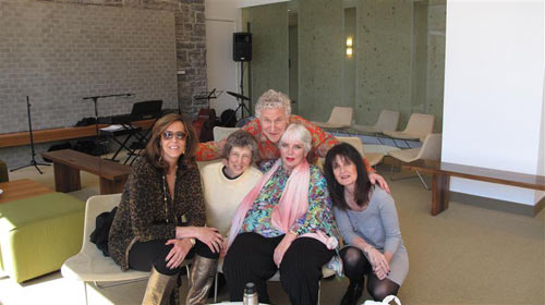 4-happy-girls-and-philip