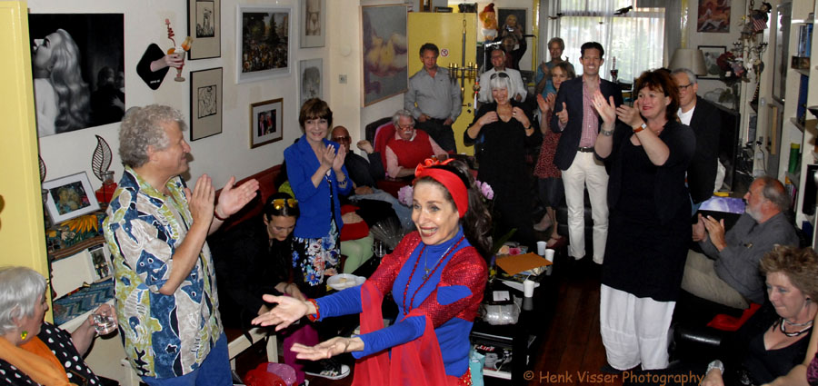 yonjna coming on to xie